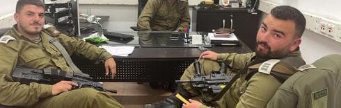 רז פרץ ז"ל (מימין) ורם מלמה, בזמן השירות הצבאי