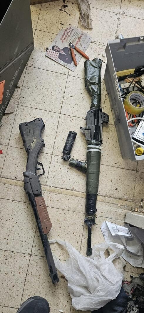 כלי הנשק שהתגלו בידי הזוג מראשון לציון
