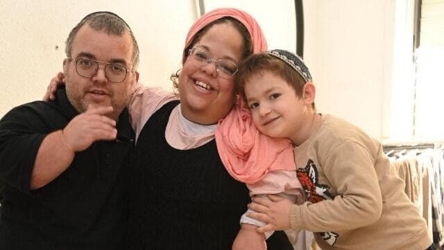 מימין: יאיר, ספיר וישראל חיים. "השראה"