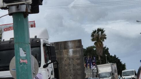 עננים גשם רוח בפתח תקוה