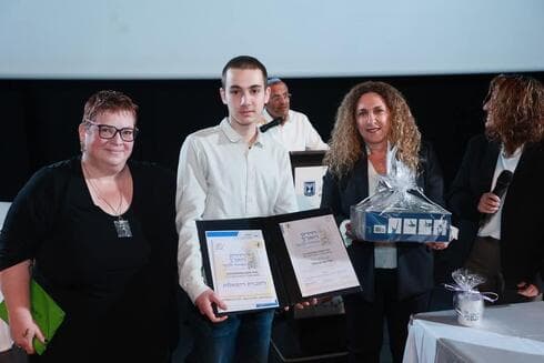 אדיר בלטנר לאחר זכייתו בתואר