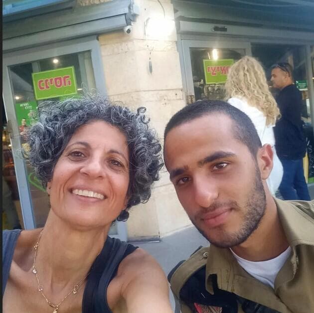 ויקי ונמרוד. "מצדי שיטוס למחרת לאוסטרליה" (צילום: מהאלבום המשפחתי) ויקי ונמרוד. "מצדי שיטוס למחרת לאוסטרליה"
