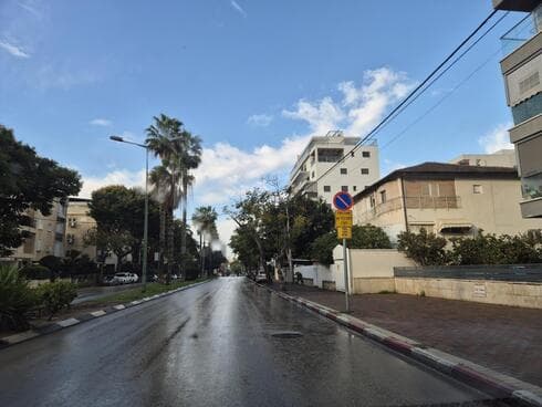 גשם קור עז בפתח תקוה