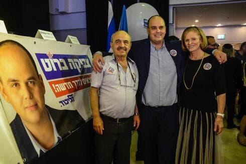 צביקה ברוט עם הוריו טובה ודוד ז"ל