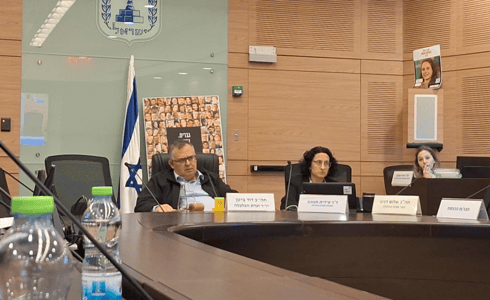 ח"כ דוד ביטון יו"ר הוועדה בדיון ח"כ דוד ביטון יו"ר הוועדה בדיון