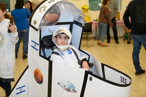 תחפושות מתגשמות