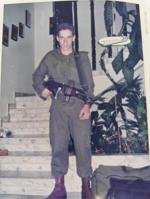 אמיר בשירותו הצבאי