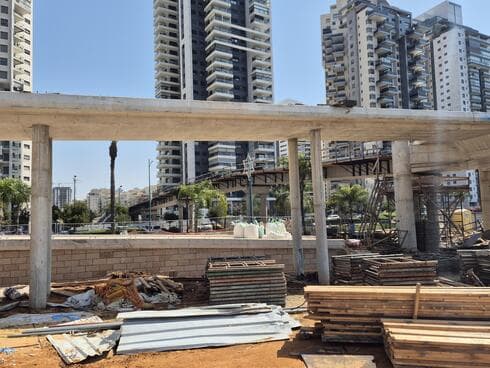 גשר השבעה באוקטובר האגם האקולוגי פתח תקוה