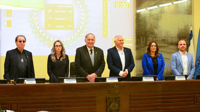 מי נגד מי? יהב והסגנים