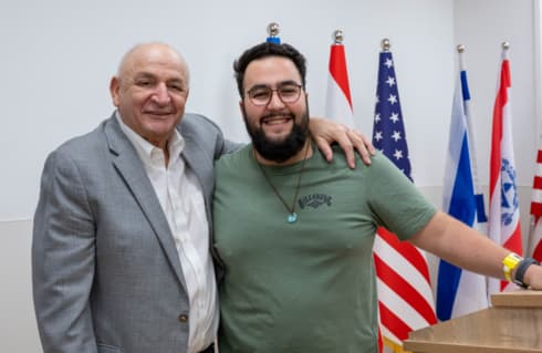הלוחם עידן עם יצחק תשובה