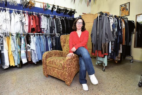 לנגברג בחנות. "כל מה שאנחנו צריכים זה חדר"  