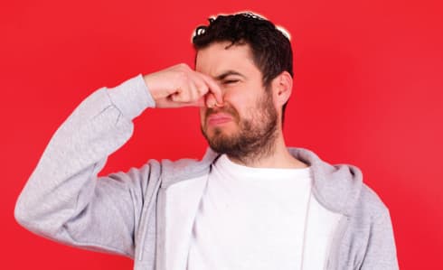 ריח רע בחדר המדרגות