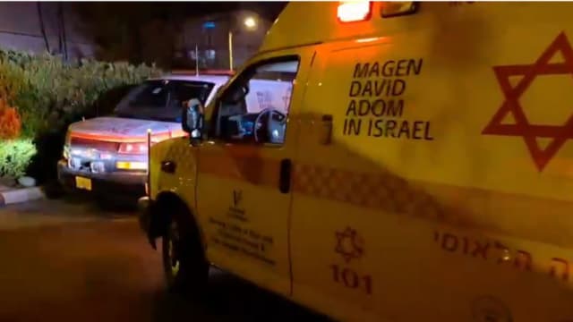 תאונה חמורה בקרית אתא: שני נערים נפגעו משחקים עם חפץ דליק