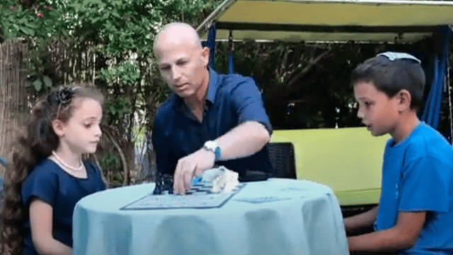 המהפכה של רן בהנגשת השחמט לילדים