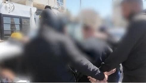 החשוד בעוקץ נתפס על חם בבת ים
