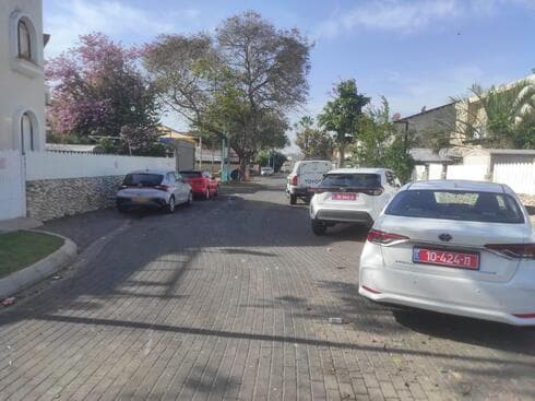 אב ובנו שדדו אדם ברמזור בחולון. רכביהם חולטו