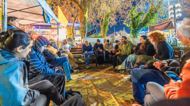 מאהל המחאה להשבת החטופים בחורב חיפה