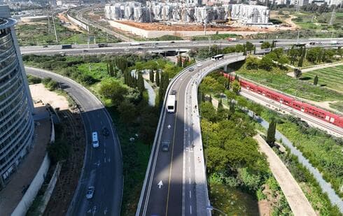 הגשר החדש שיקל על הפקקים בפתח תקוה (הדמיה: נתיבי איילון, מתוך דף הפייסבוק של רמי גרינברג) הגשר החדש שיקל על הפקקים בפתח תקוה