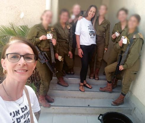 כל הזמן סביב הפרויקט