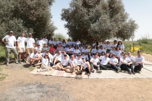 המשתתפים במיזם ההולכים בדרכם (צילום: זיו טולדנו) ההולכים בדרכם