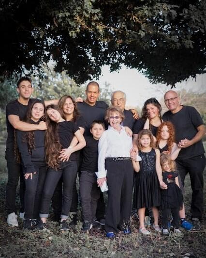 איירין ששר ומשפחתה