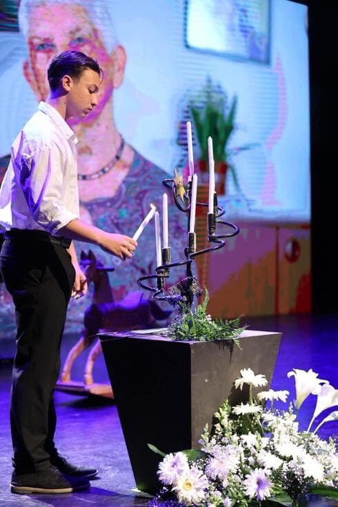 יום הזיכרון לשואה ולגבורה ברחובות (צילום: אולפני רחובות) יום הזיכרון לשואה ולגבורה ברחובות