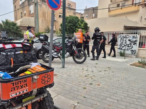 גבר נמצא ללא רוח חיים בתוך רכב בקרית אתא – המשטרה חוקרת
