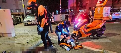 מזירת הדקירה בבת ים (צילום: דוברות איחוד הצלה) מזירת הדקירה בבת ים
