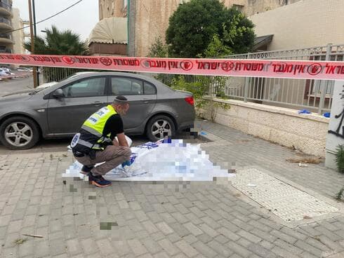 גבר נמצא ללא רוח חיים בתוך רכב נטוש בקרית אתא 