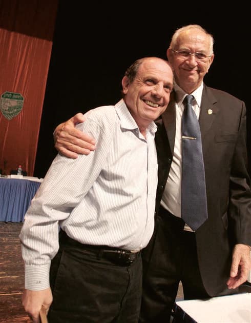 מאיר ניצן עם ספי ריבלין ז"ל בישיבת מועצה