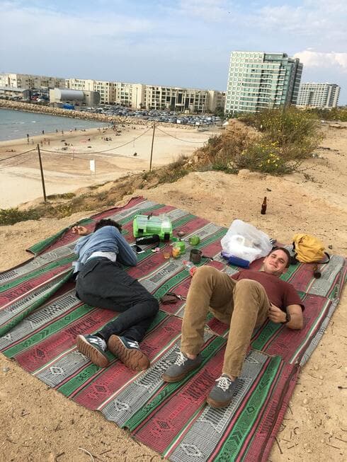 המקום של רס"ר (מיל') גל מאיר אייזנקוט ז"ל בחוף הים (צילום מתוך תערוכת הצילום "המקום שלי בהרצליה") המקום של רס"ר (מיל') גל מאיר אייזנקוט ז"ל בחוף הים