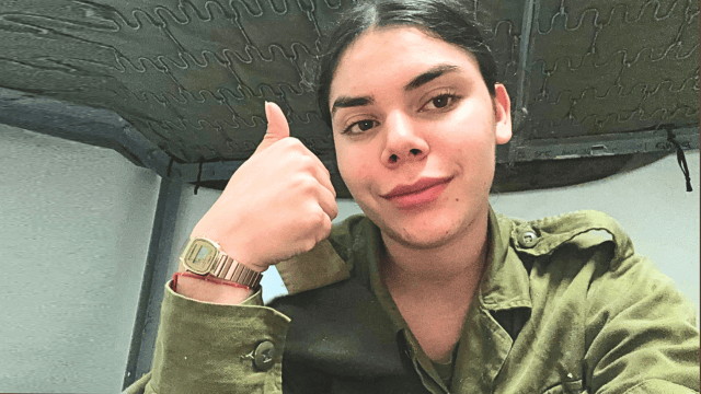 שני בקנוב אחרי גיוסה לצה"ל (צילום: פרטי) שני בקנוב אחרי גיוסה לצה"ל