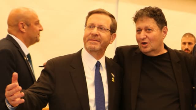 פיינרו ונשיא המדינה בטקס פרס ישראל