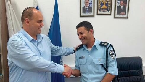 סנ"צ בדימוס, אוראל כהן, עם ראש עיריית בת ים, צביקה ברוט