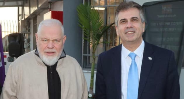 השר אלי כהן וראש העיר רונן פלוט