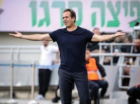 לוי. ועכשיו אתה חוזר בחזרה?