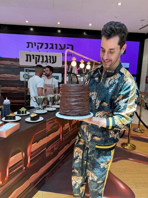 נדב בורשטיין וקובי אדרי בהשקת הפופ אפ של העוגנקית