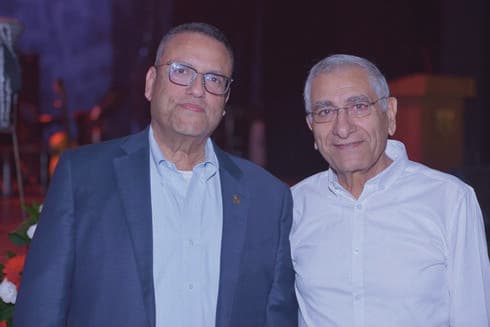 ראש העירייה משה ליאון ונשיא האגודה ד״ר יגאל בן שלום בפתיחת פסטיבל תימא (צילום: אבירז רז) ראש העירייה משה ליאון ונשיא האגודה ד״ר יגאל בן שלום בפתיחת פסטיבל תימא