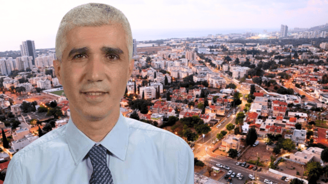 דוד שחר טירת כרמל (צילום: דוד עקיבא, דוברות עיריית טירת כרמל) דוד שחר טירת כרמל