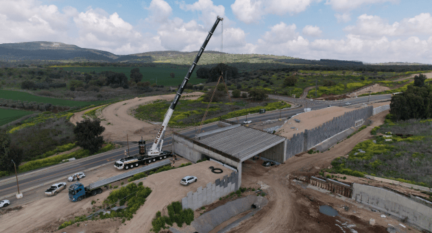 הקמת המחלפון בצומת בית קשת (צילום: סטודיו ג'יני) הקמת המחלפון בצומת בית קשת