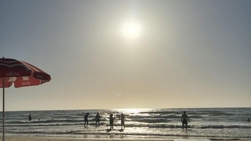 חוף בת ים. קיץ 