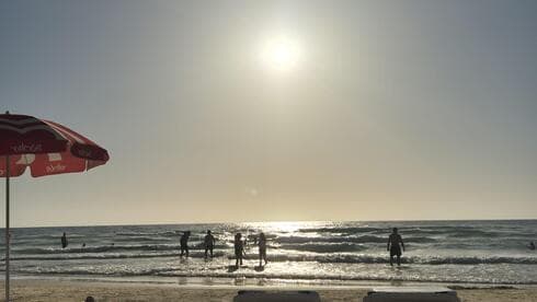 חוף בת ים. קיץ 