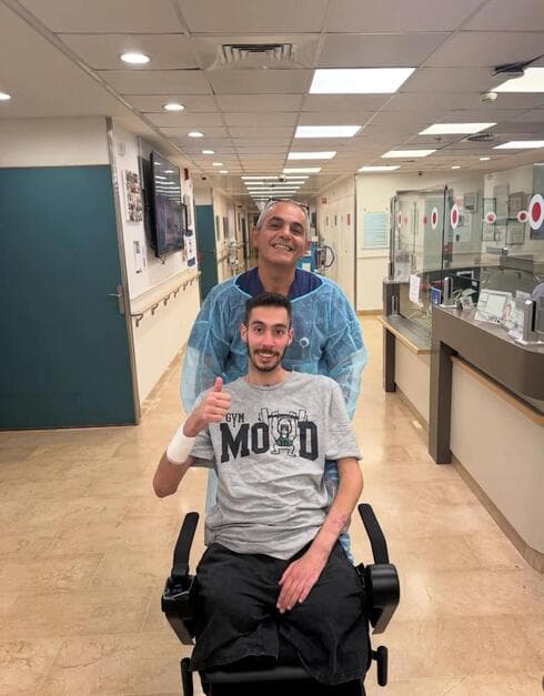 סגן רועי יערן בבית החולים