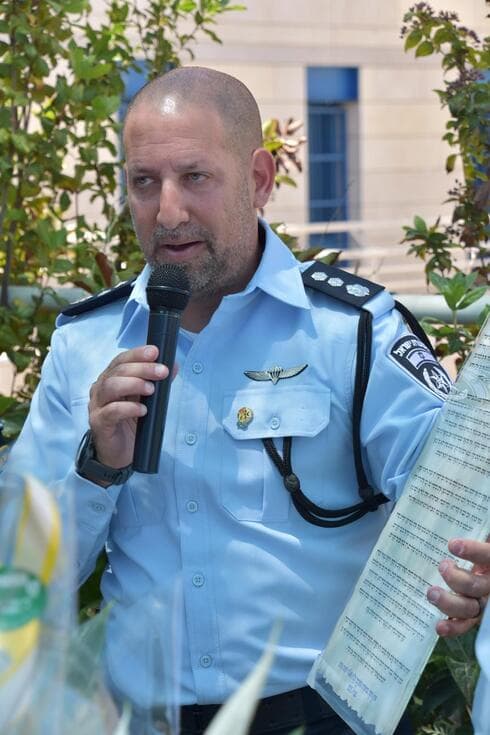 מפקד התחנה הנכנס - נצ"מ קובי אבוטבול (צילום: דוברות המשטרה) מפקד התחנה הנכנס - נצ"מ קובי אבוטבול