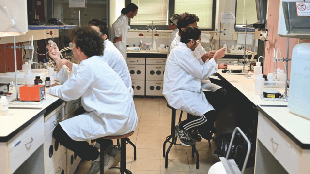 מתאמנים לאולימפיאדה הבאה בטכניון (צילום: רמי שלוש הטכניון) מתאמנים לאולימפיאדה הבאה בטכניון