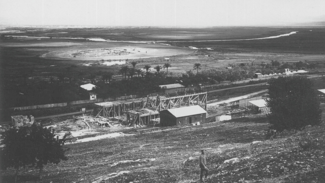 מפרץ חיפה בעת הקמת תחנת החשמל בחיפה ב-1925