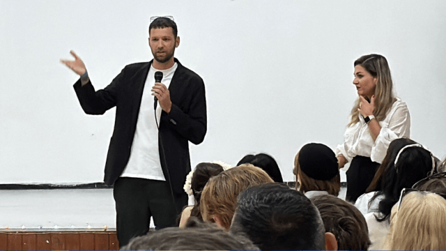 קיריל קארטניק במועדון עולים אבא חושי חיפה