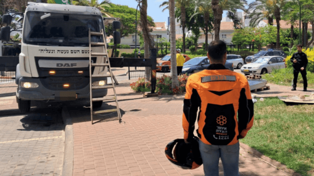 פועל נפצע בינוני במהלך עבודתו בקרית ביאליק