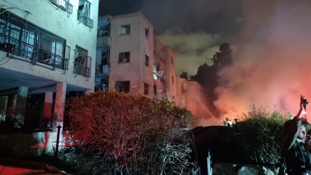 נפילות בחיפה פגיעה בבנייני מגורים