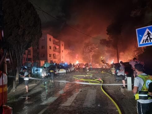שתי זירות של פגיעה במבנים במחוז חוף (צילום: איחוד והצלה) שתי זירות של פגיעה במבנים במחוז חוף